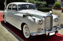 Noleggio Bentley S1 in Toscana