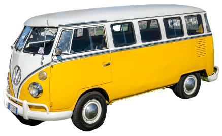 I classici pulmini Volkswagen Transporter (hippies figli dei fiori), il sempreverde Maggiolino cabriolet d’epoca